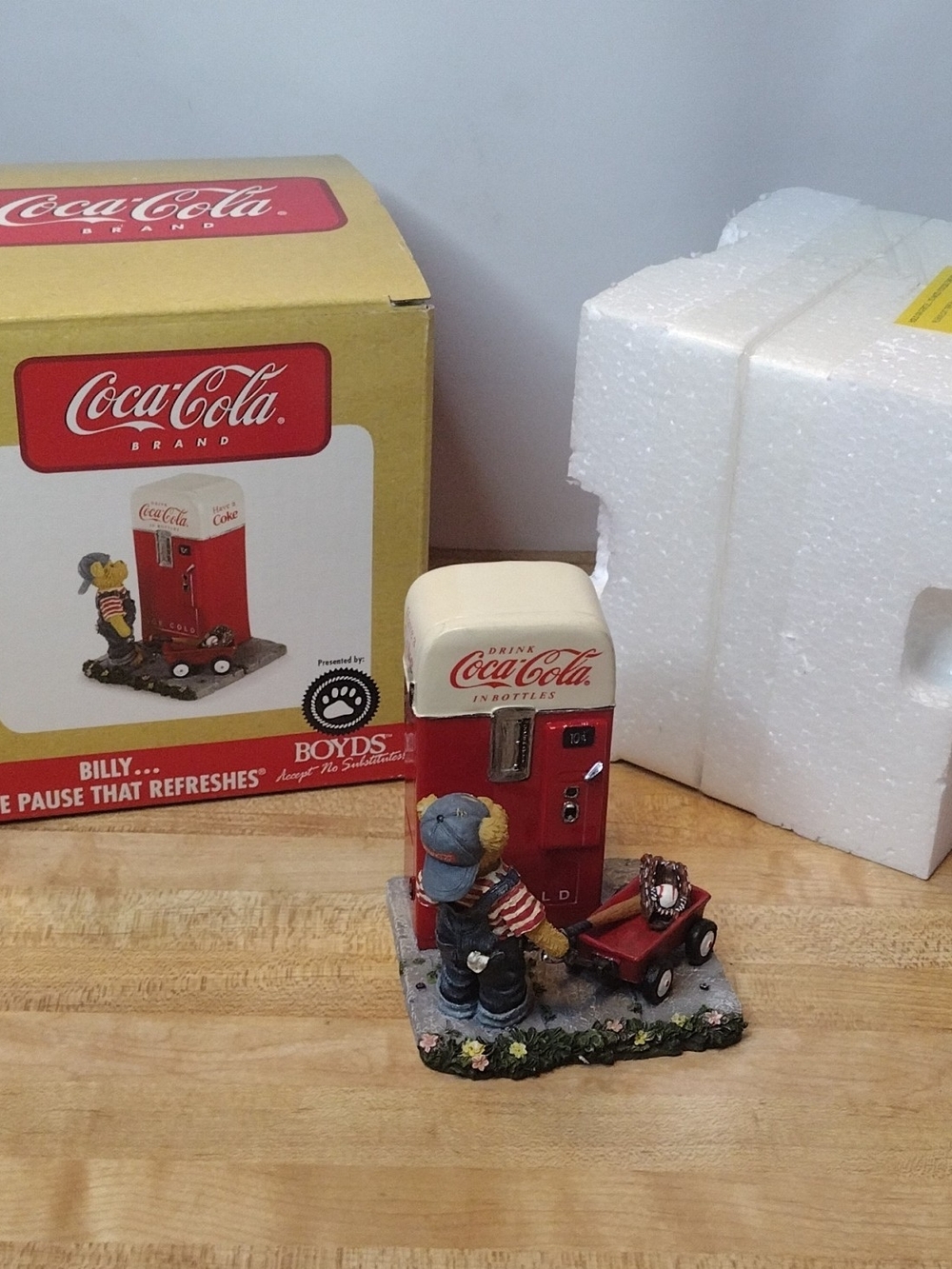 Boyds Bears Coca Cola Billy The Pause That Refreshes Vending Machine Boxed Mint